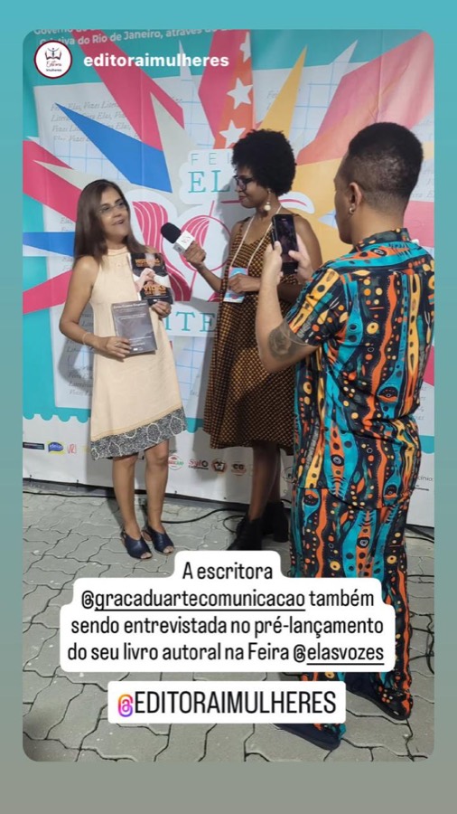 Graça sendo entrevistada na Feira Elas Vozes